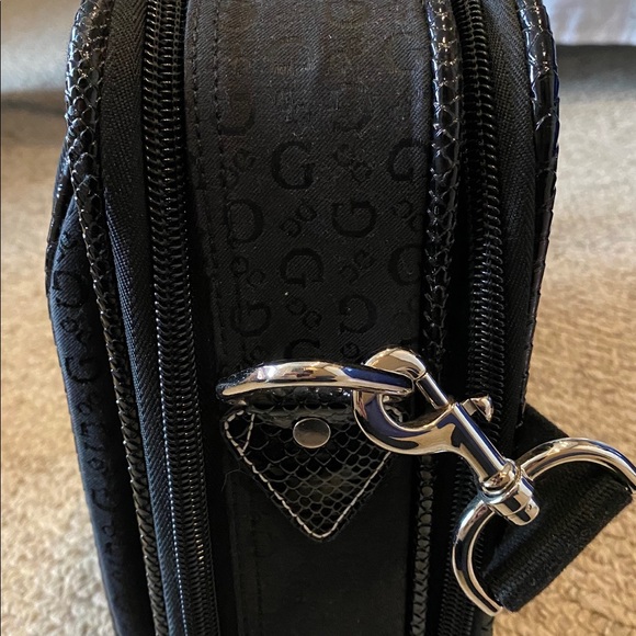 Guess brief case - Picture 2 of 3